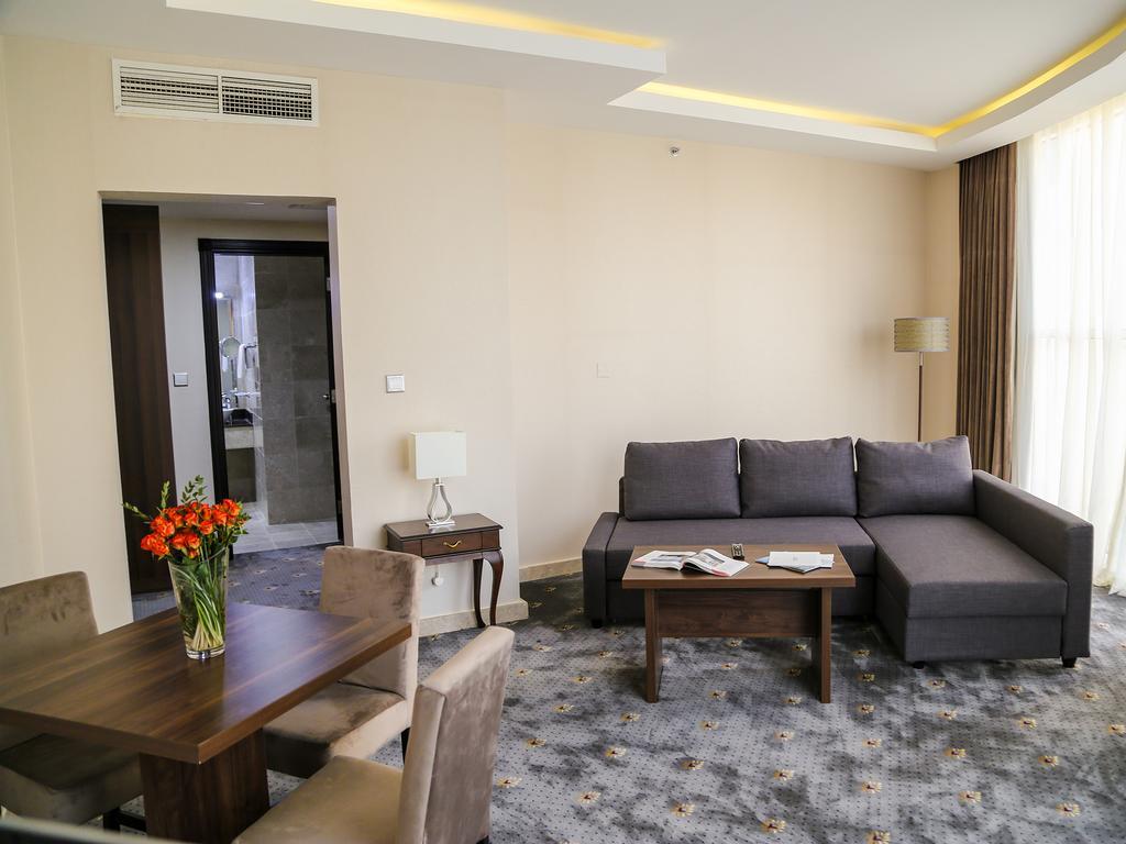 The Town Hotel Doha Exterior photo