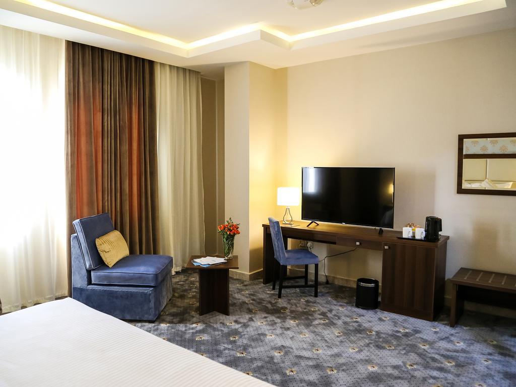 The Town Hotel Doha Exterior photo