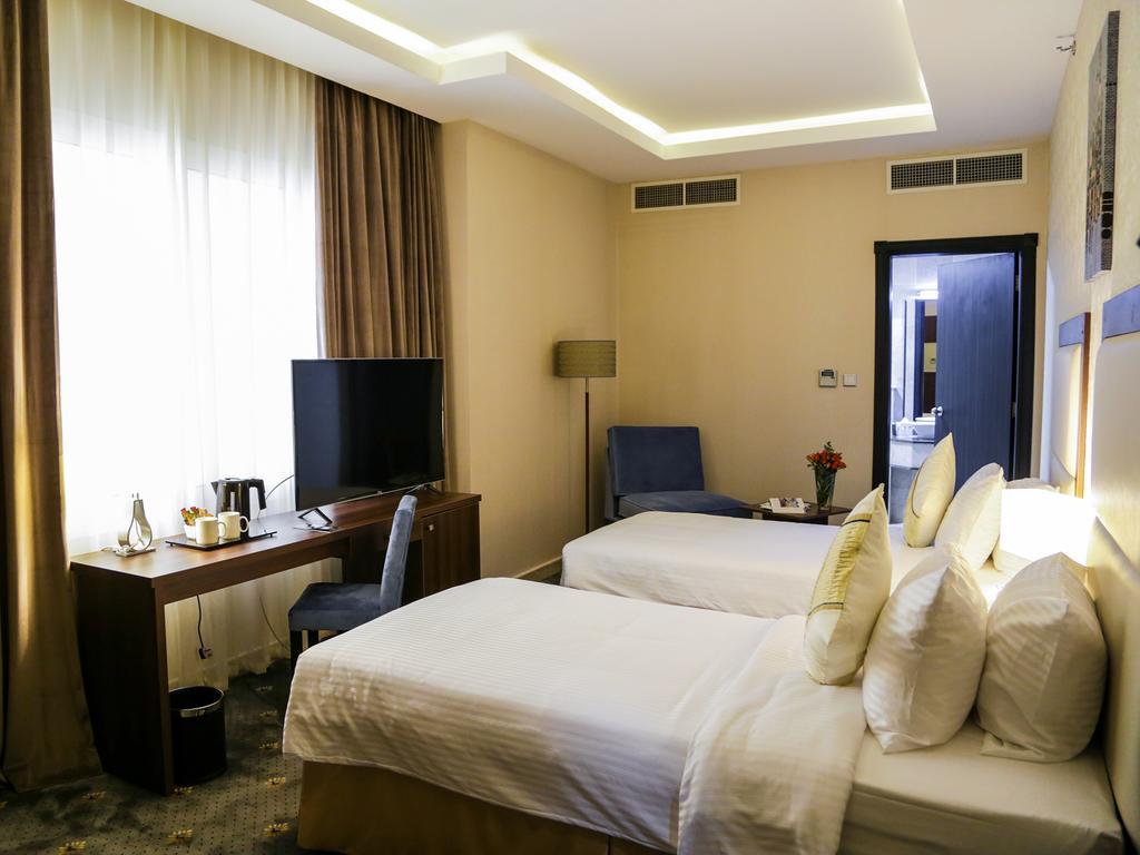 The Town Hotel Doha Exterior photo