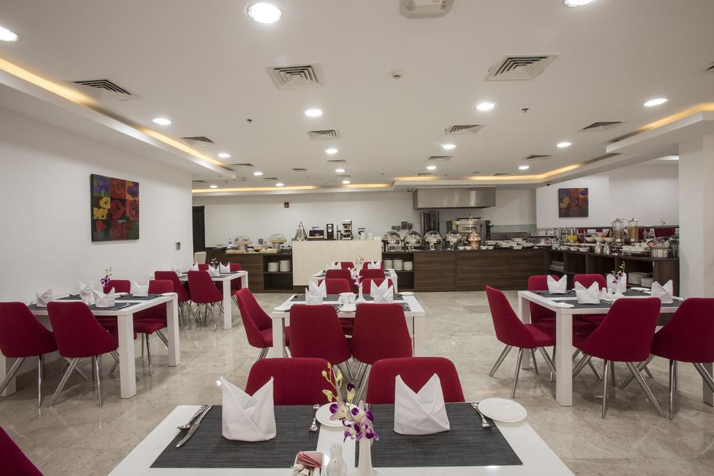 The Town Hotel Doha Exterior photo