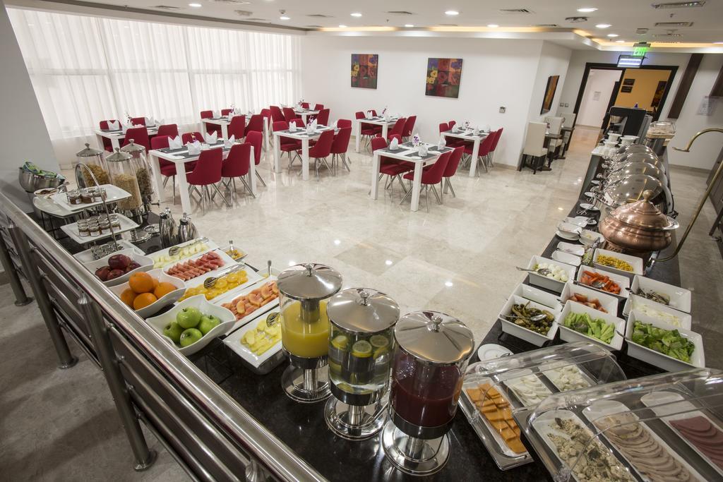 The Town Hotel Doha Exterior photo