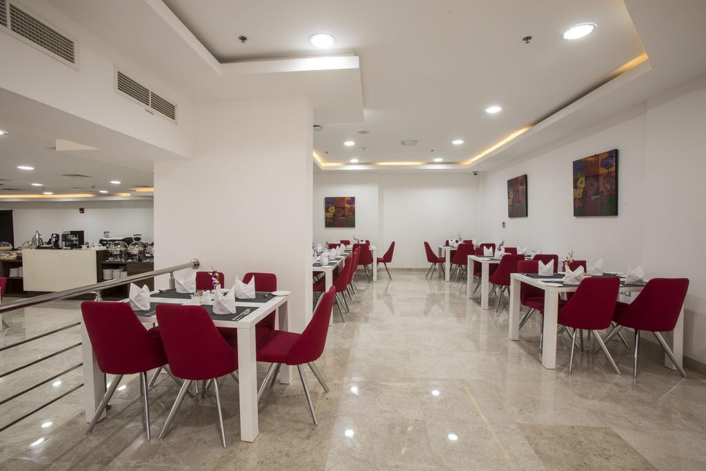 The Town Hotel Doha Exterior photo