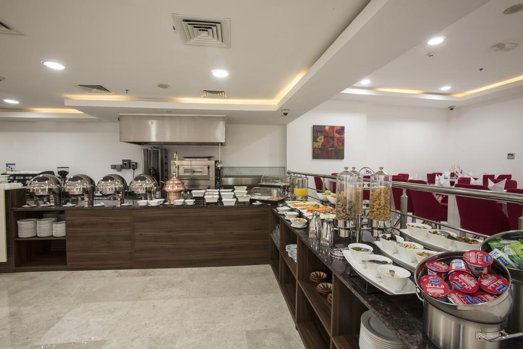 The Town Hotel Doha Exterior photo