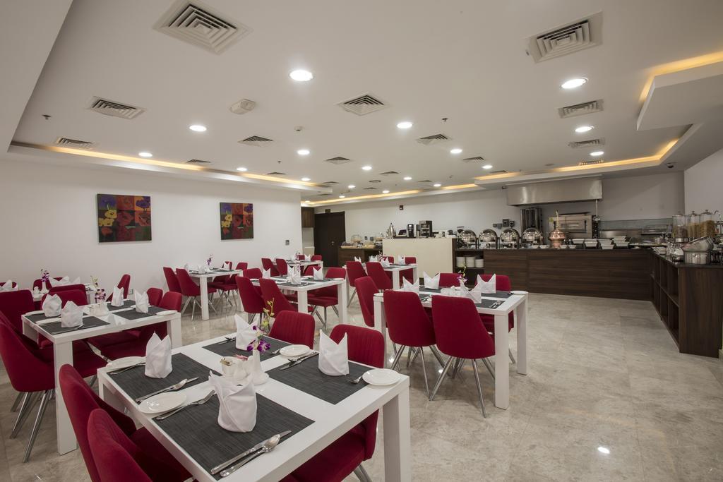 The Town Hotel Doha Exterior photo