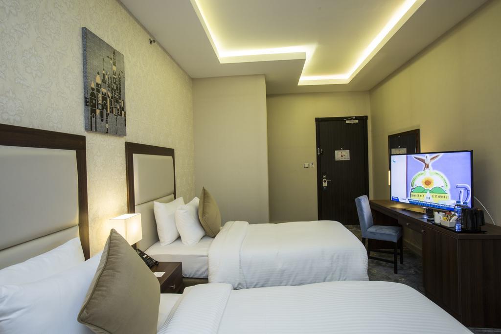 The Town Hotel Doha Exterior photo