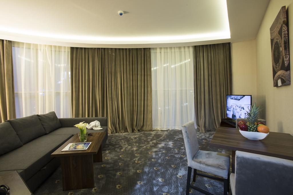 The Town Hotel Doha Exterior photo